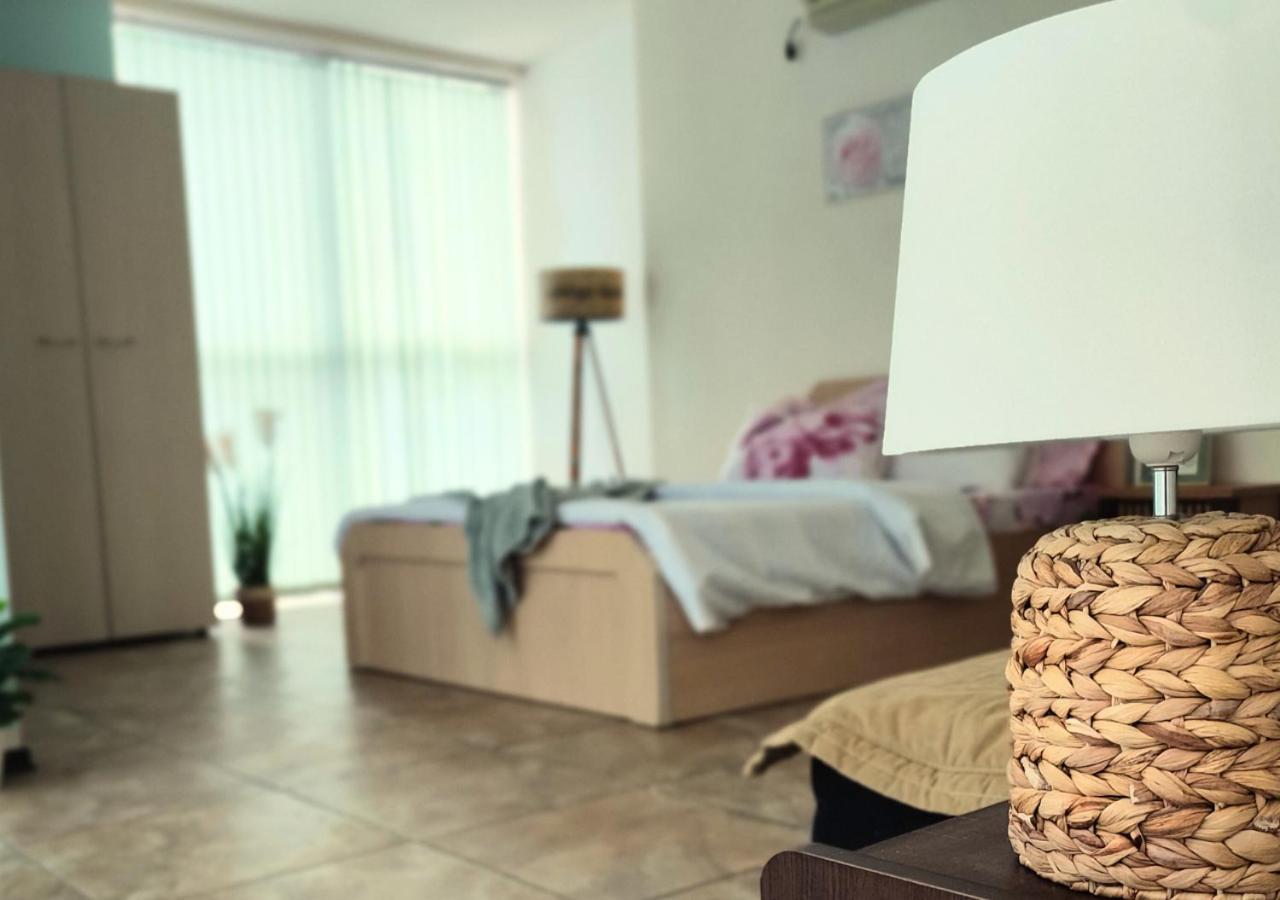 Апартамент Flame Pantai Sunny Ruang foto